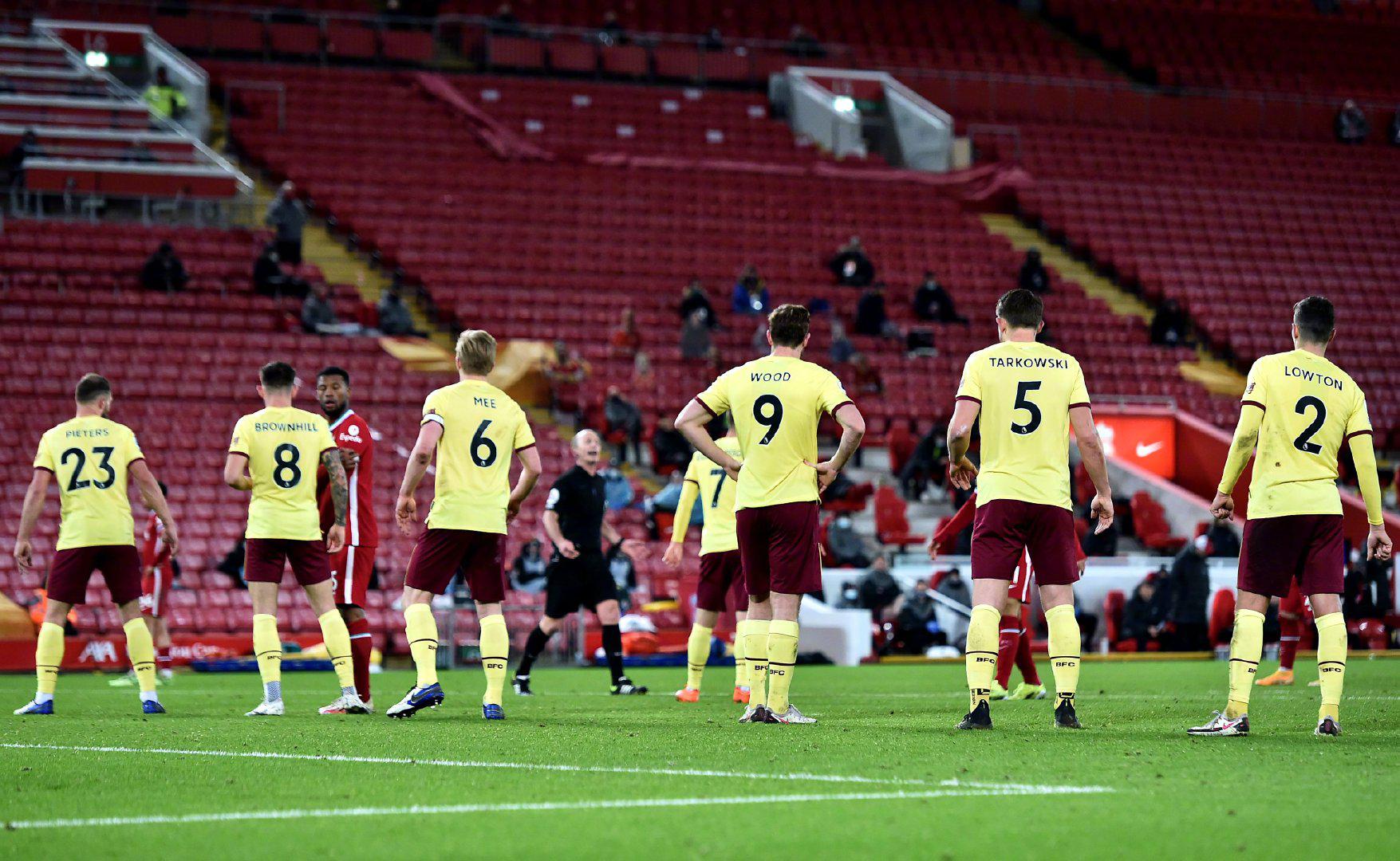 以某知名主 以某知名主