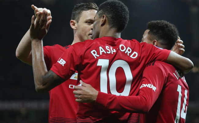 是篮球赛场 是篮球赛场